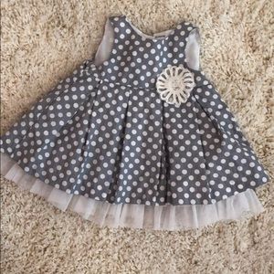 Dress 6 months like new worn once